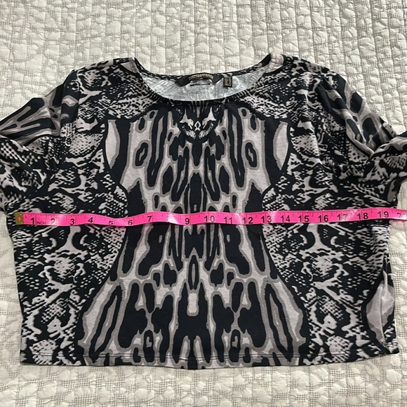 KARDASHIAN KOLLECTION ANIMOLECULE JERSEY CROP TOP - Picture 7 of 10
